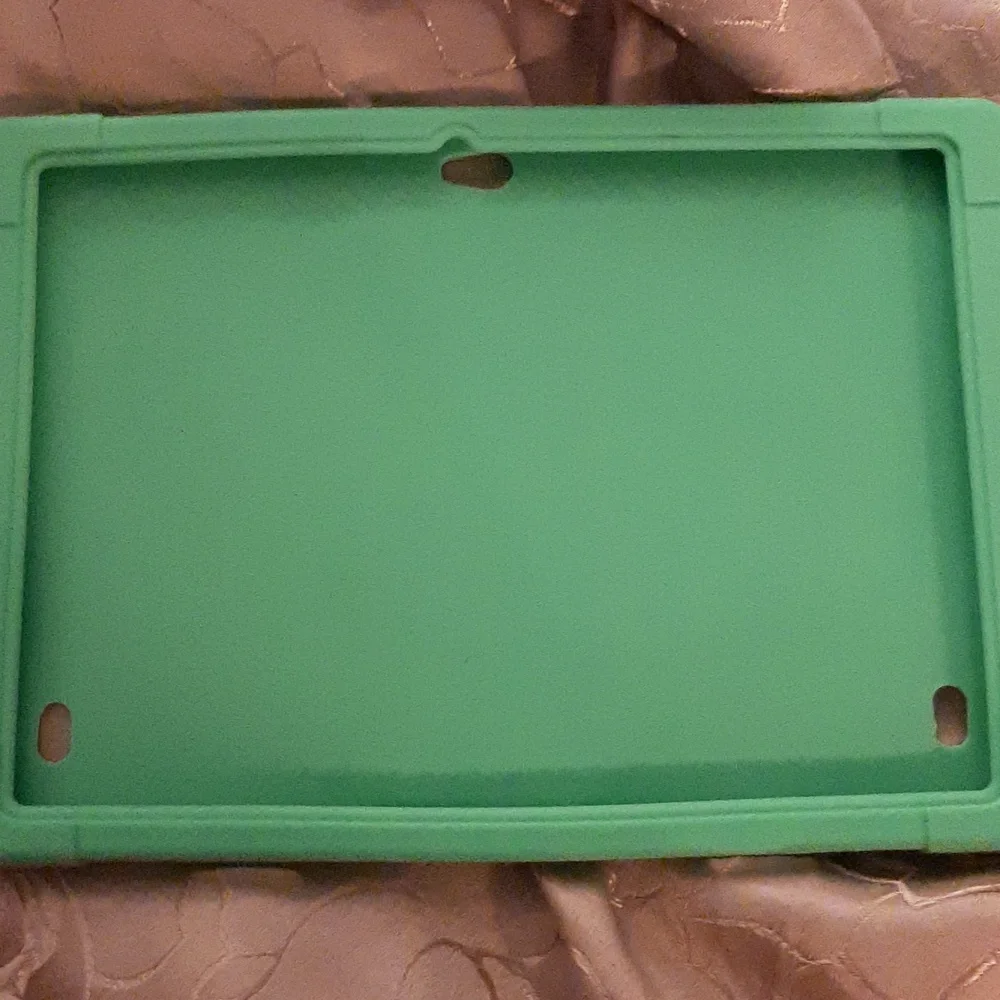 🎮Green Tablet Case- Like New🕹